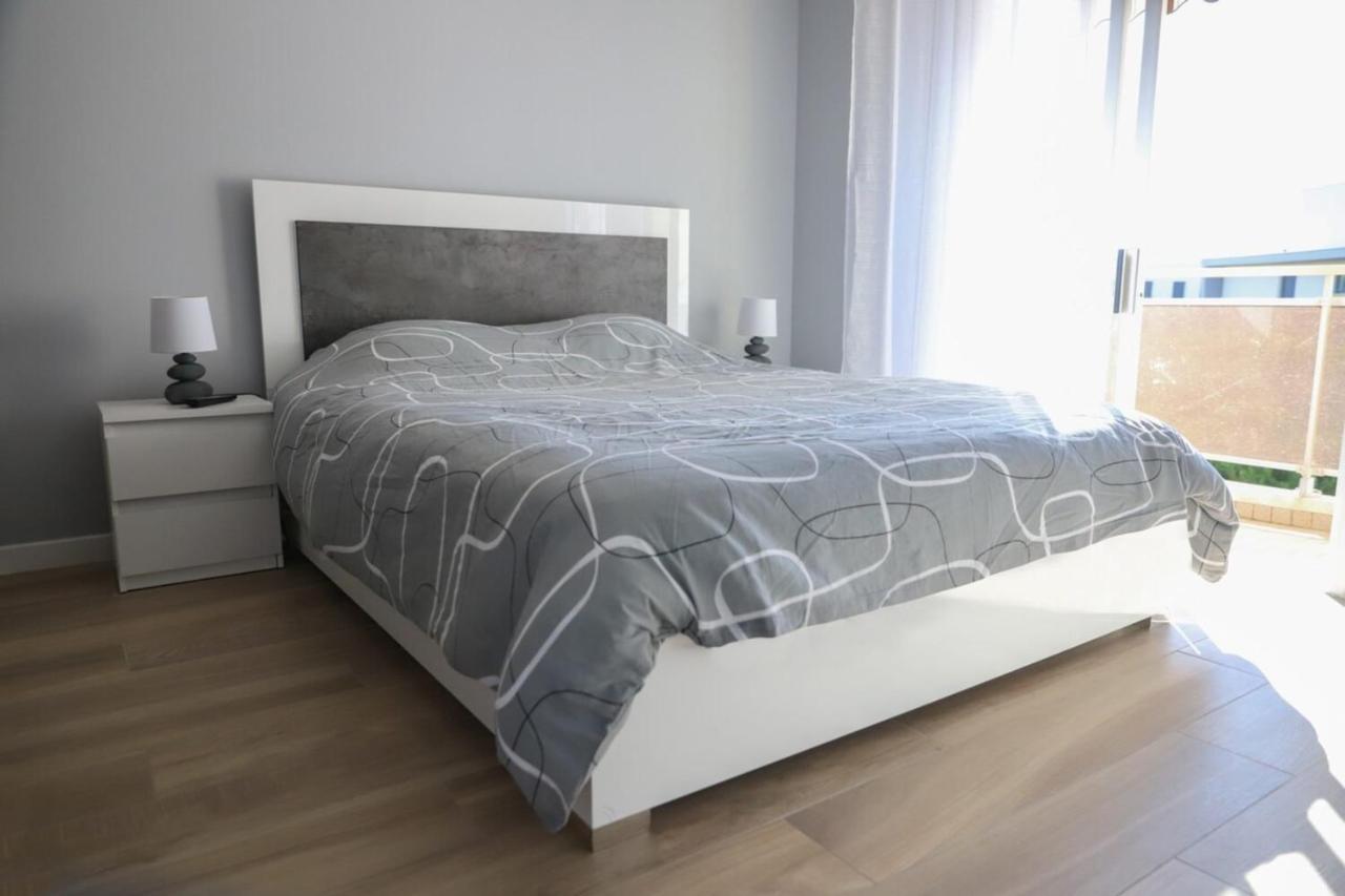 Chic Appart Du Port Fréjus Zewnętrze zdjęcie